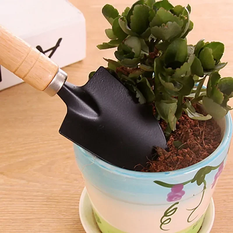 مجموعة أدوات حدائق صغيرة مكونة - مراجعة Gardening Tools Wholesale وسعره